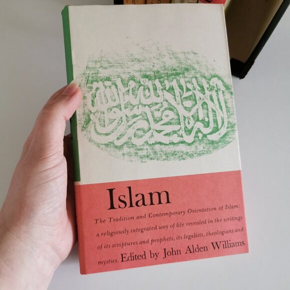1960s Box Set of 5 Religious Books Vintage Hardcover Islam Catholicism Hinduism - Picture 3 of 11